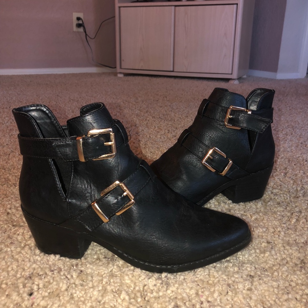 Ankle booties